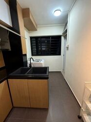 Blk 558 Jurong West Street 42 (Jurong West), HDB Executive #634587911